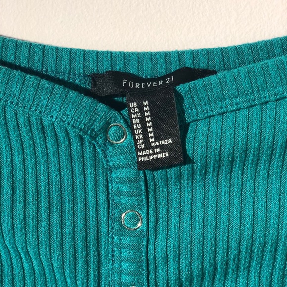 🌻Teal off the shoulder crop top🌻 - Picture 3 of 4